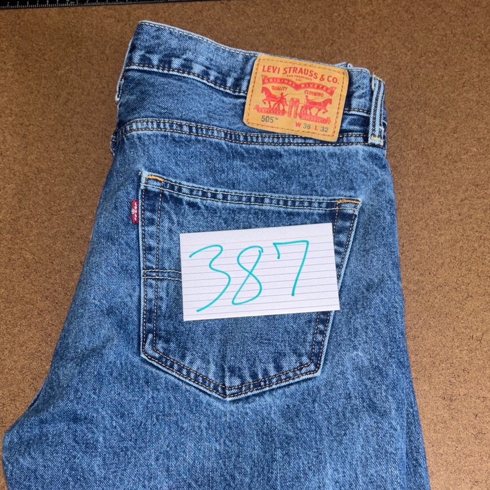 Levi's 505 Men's 36x32 Relaxed Back Pocket Jeans - Blue Denim - Picture 12 of 12